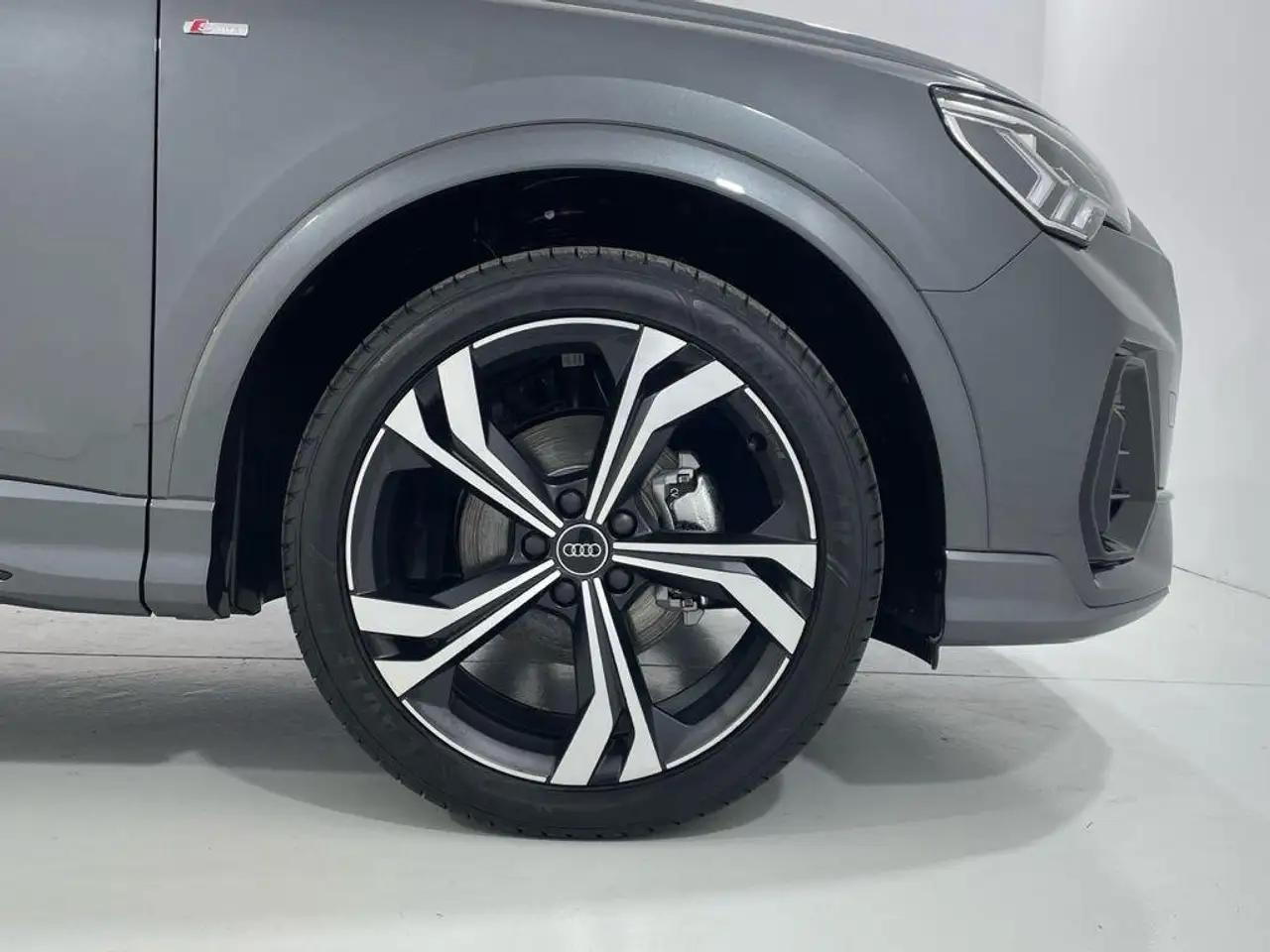Audi Q3 35 TDI Black line S tronic 110kW — Galería del vehículo 16