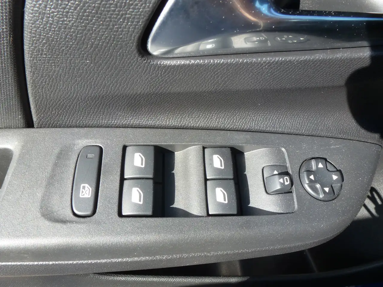 Opel Corsa Basis — معرض صور السيارة 12