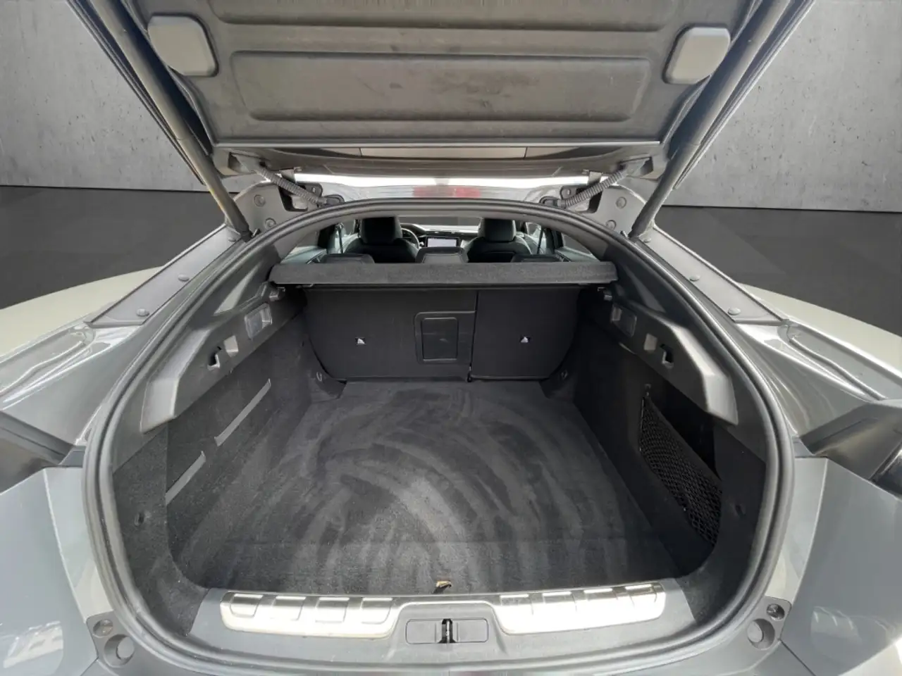 Peugeot 408 GT PT 130 EAT8 El. Panodach Navi Memory Sitze 360 — Vehicle gallery 7