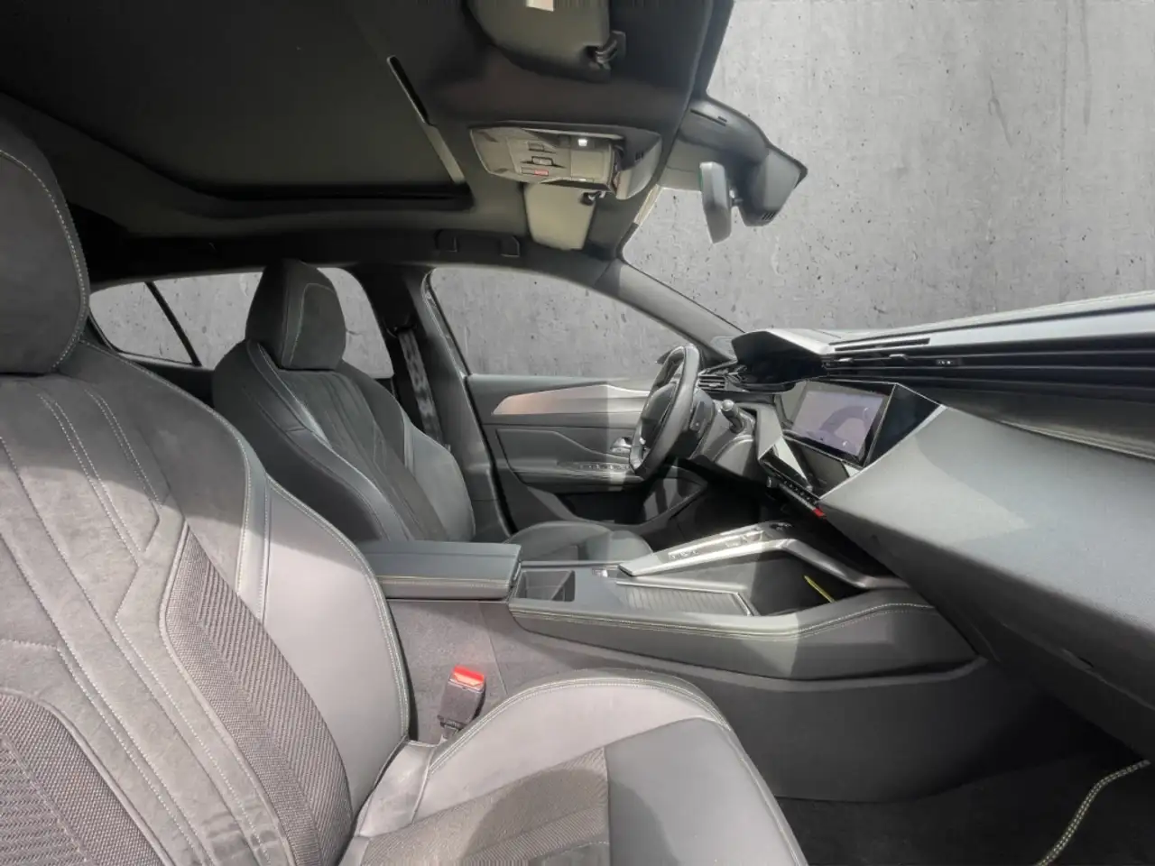 Peugeot 408 GT PT 130 EAT8 El. Panodach Navi Memory Sitze 360 — Vehicle gallery 13