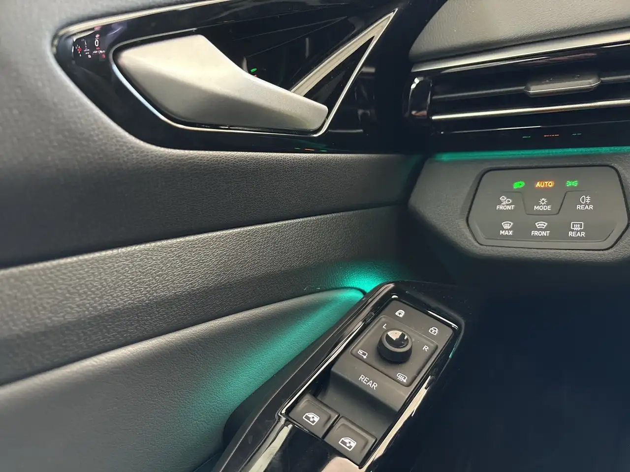 Volkswagen ID.4 Pure Performance CAM ACC LM19 MATRIX NAVI — معرض صور السيارة 20