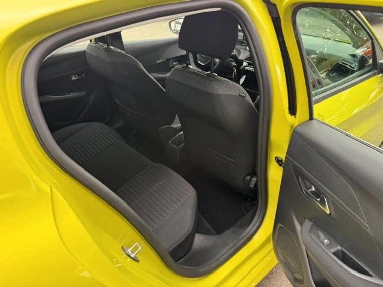 Peugeot 208 Active — معرض صور السيارة 12