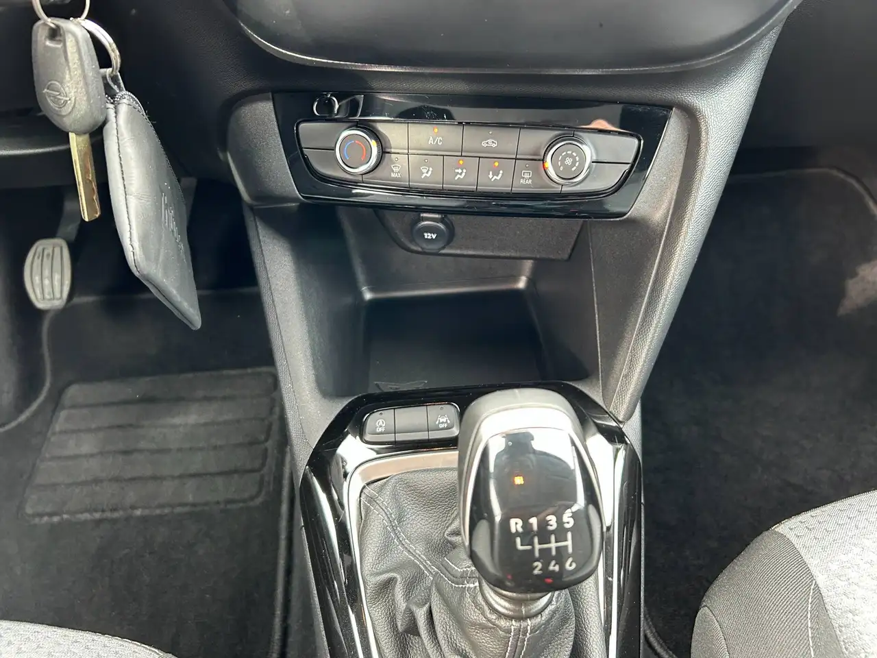 Opel Corsa Corsa F 5-Türer 1.2 Direct Injection Turbo Start/Stop Elegance — معرض صور السيارة 15
