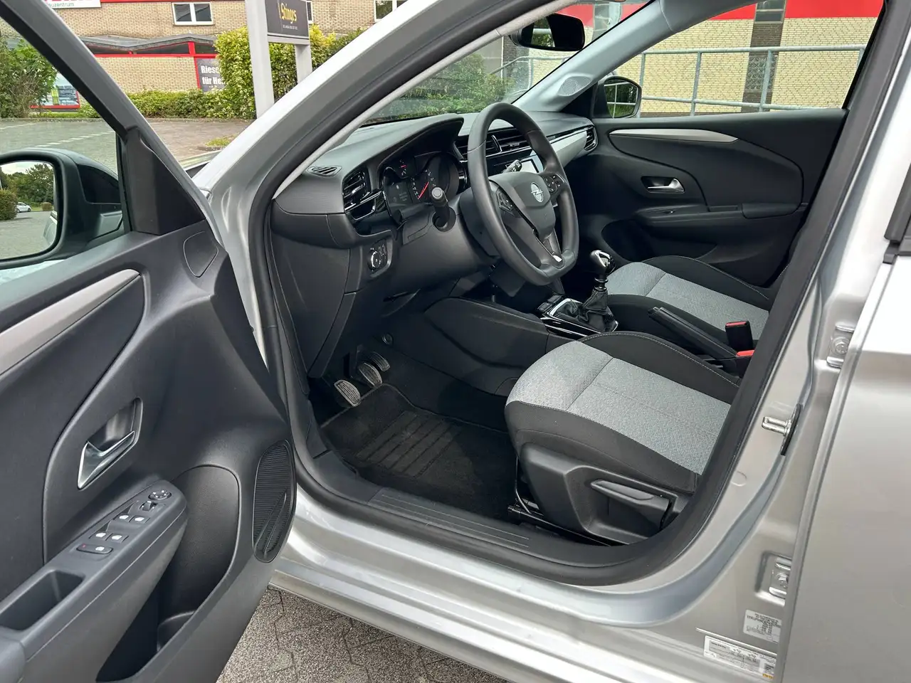 Opel Corsa Corsa F 5-Türer 1.2 Direct Injection Turbo Start/Stop Elegance — معرض صور السيارة 12