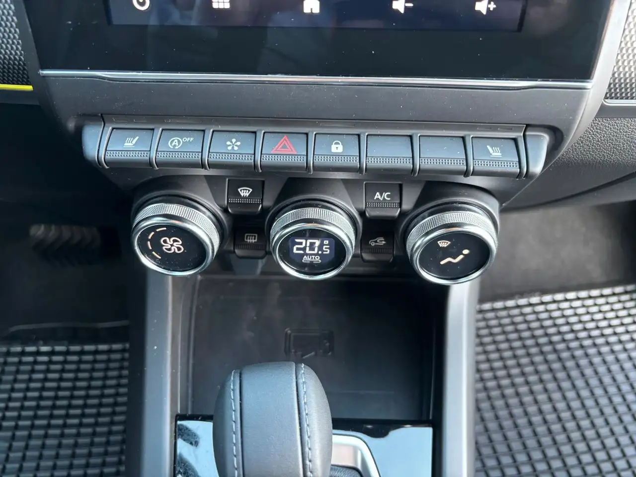 Renault Arkana Techno Mild Hybrid 140 EDC Facelift — معرض صور السيارة 15