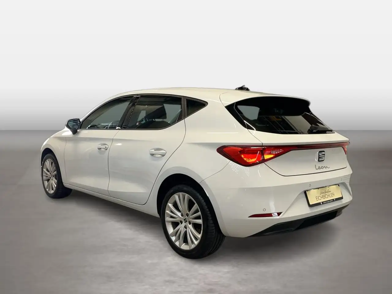 SEAT Leon 1.0 TSI Style — معرض صور السيارة 3
