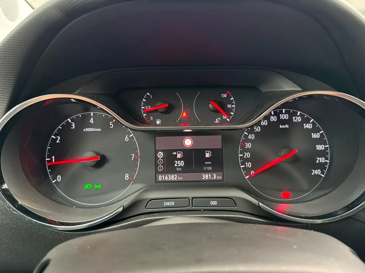 Opel Crossland 1.2 Turbo Enjoy LED+Navi+SHZ+2xKlima — Galería del vehículo 19