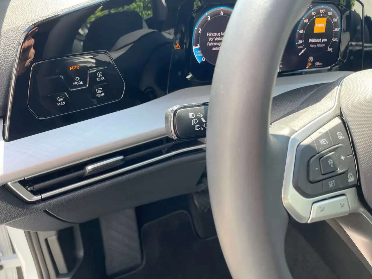 Volkswagen Golf 1.5eTSI DSG Life Navi LED ACC MFL PDC SHZ — Galería del vehículo 15