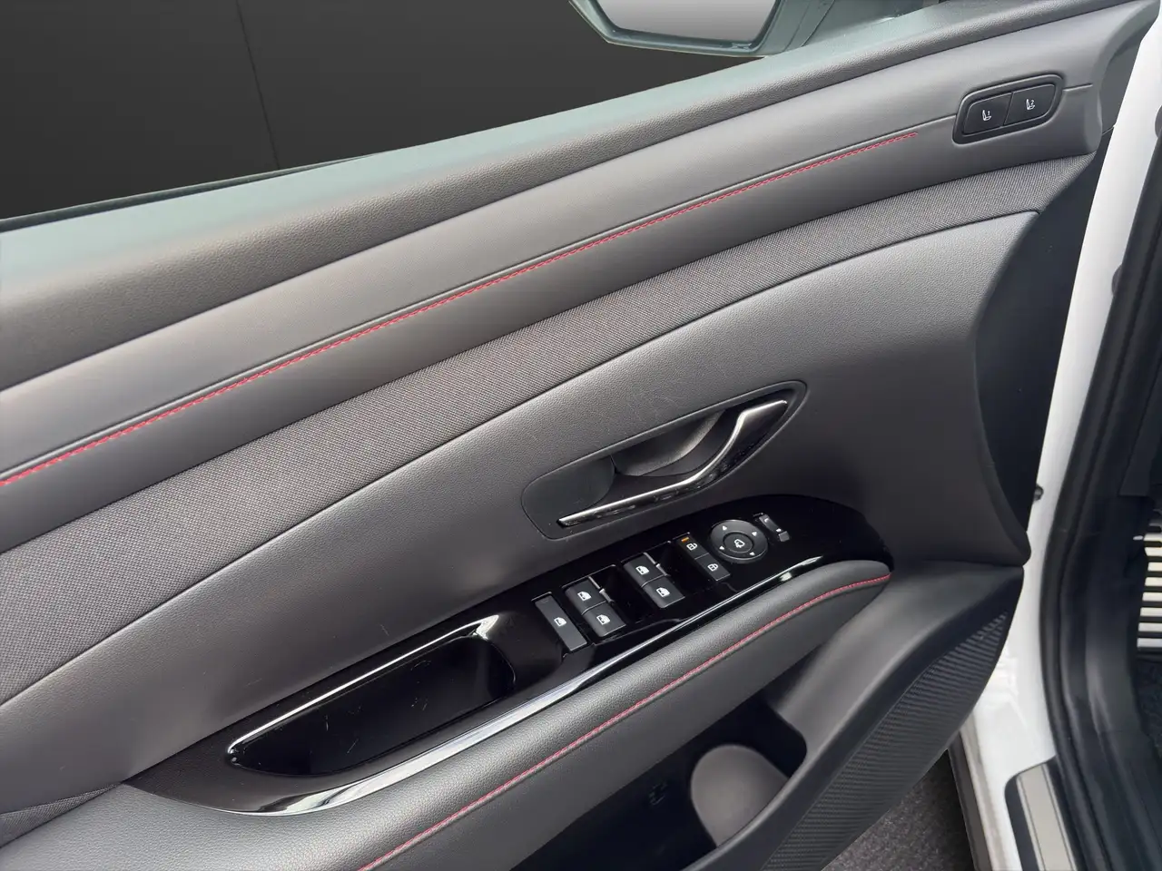 Hyundai TUCSON 1.6 T-GDI Hybrid N-Line 2WD Lenkradheizung — Galería del vehículo 16