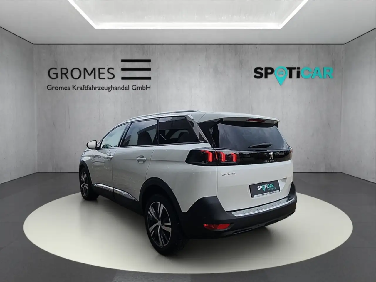 Peugeot 5008 Hybrid Allure Pack 136 e-DSC6 7-Sitzer SHZ Navi Di — Vehicle gallery 5