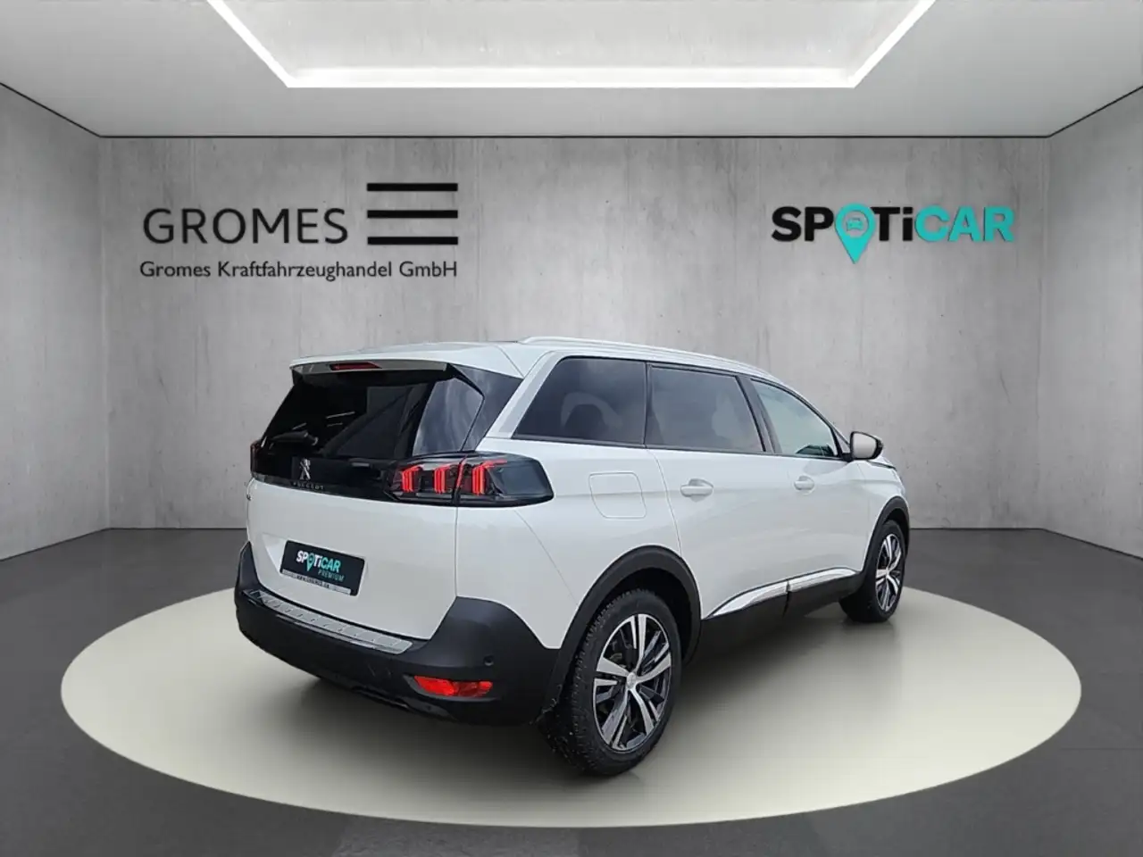 Peugeot 5008 Hybrid Allure Pack 136 e-DSC6 7-Sitzer SHZ Navi Di — Vehicle gallery 3