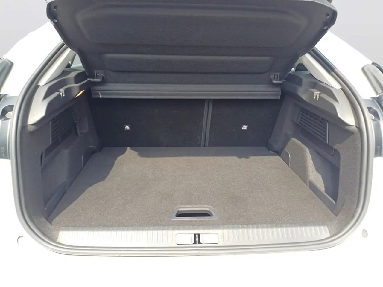 Citroen C4 PureTech 130 S&S Feel Pack — معرض صور السيارة 7