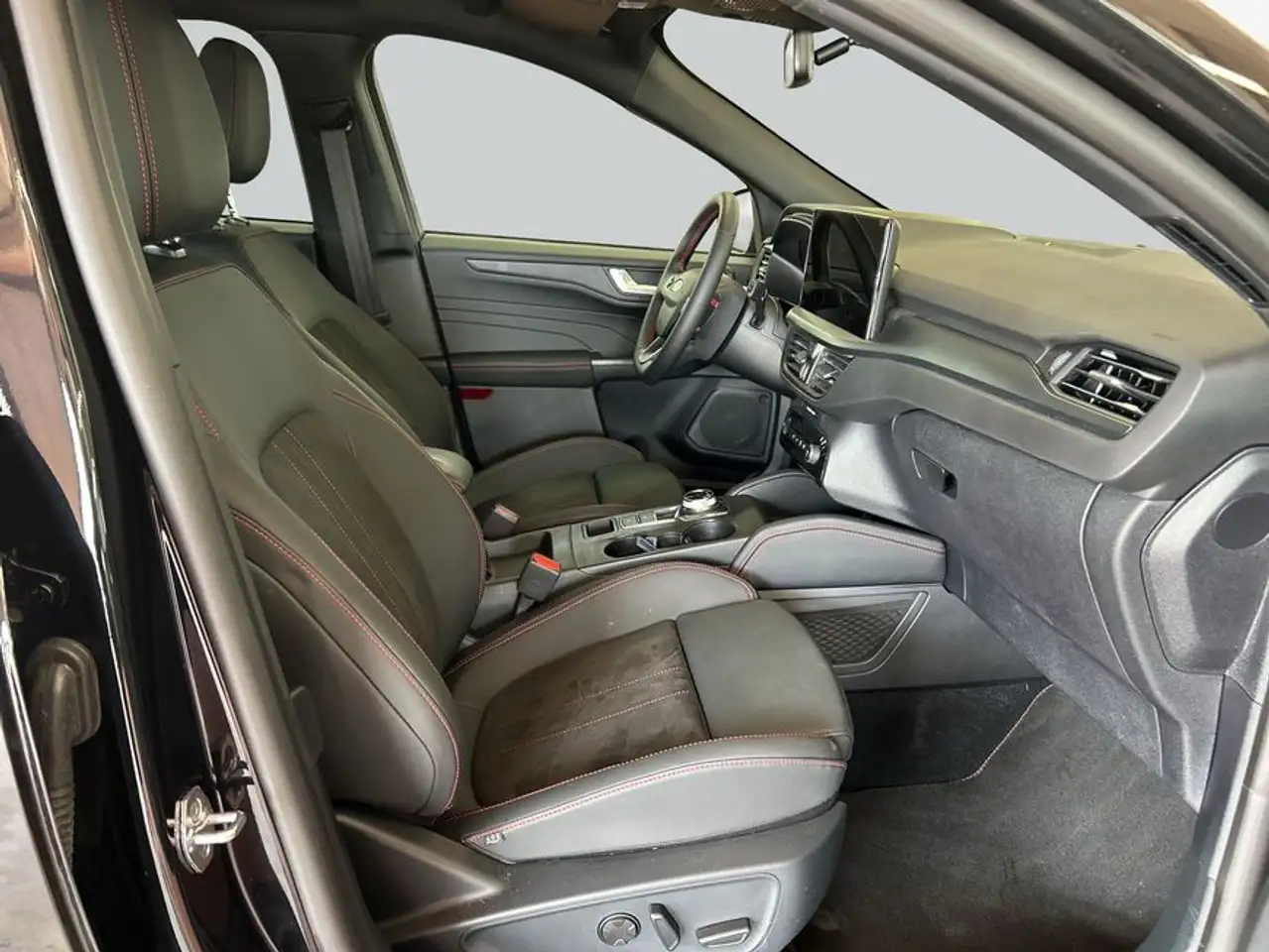 Ford Kuga 2.5 Duratec FHEV ST-LINE X — Vehicle gallery 12