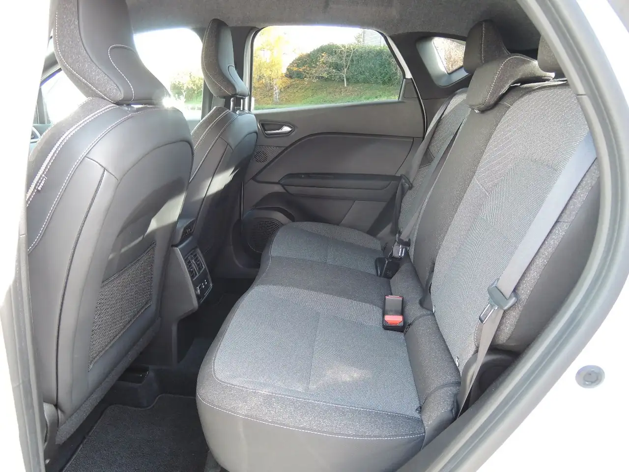 Renault Captur TCe 160 EDC Techno GJR,Winterpaket,Kamera — Vehicle gallery 14