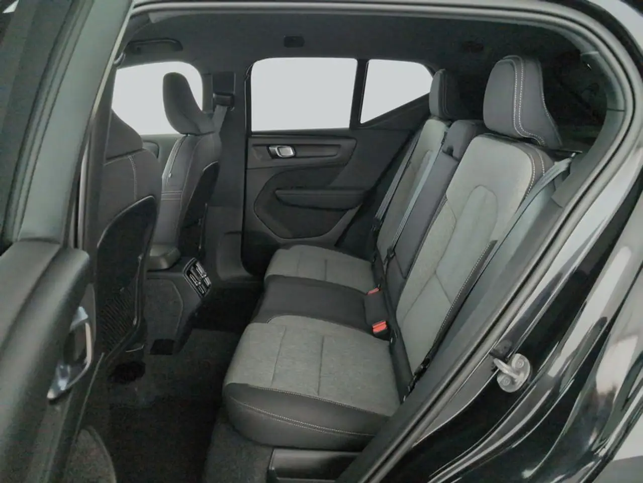 Volvo XC40 XC40 B3 B DKG Core — معرض صور السيارة 11
