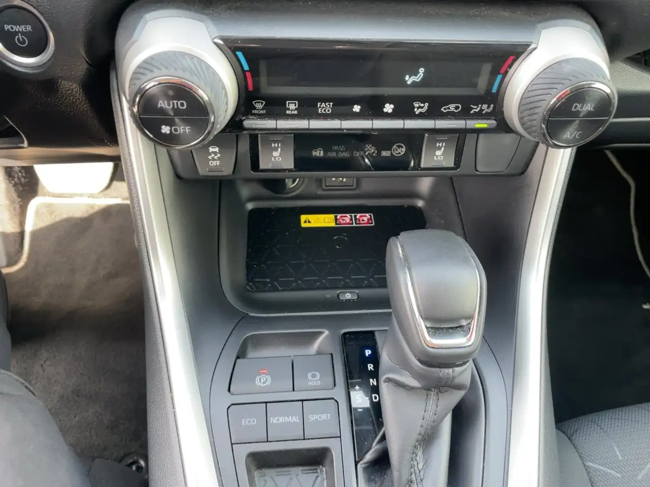 Toyota RAV4 RAV4 2.5 Hybrid Team Deutschland StandHeizung — معرض صور السيارة 17