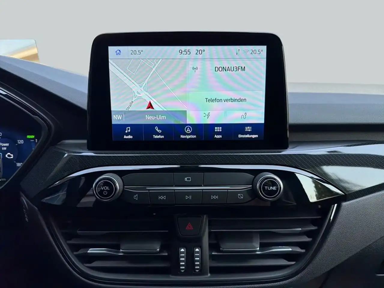 Ford Kuga 2.5 Duratec Plug-in-Hybrid PHEV ST-Line X — معرض صور السيارة 19