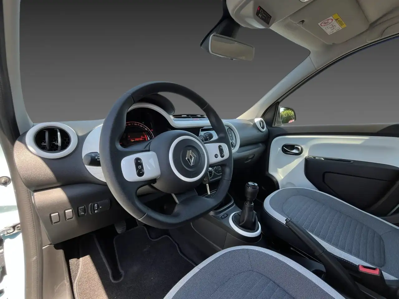 Renault Twingo 1,0 SC 65 EQUILBRE Start Stop — Galerie du véhicule 9