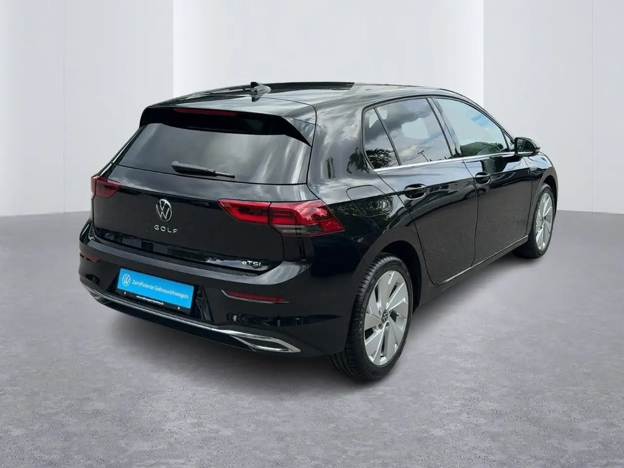 Volkswagen Golf VIII 1.5 eTSI Style DSG AppConnect Navi — Vehicle gallery 5