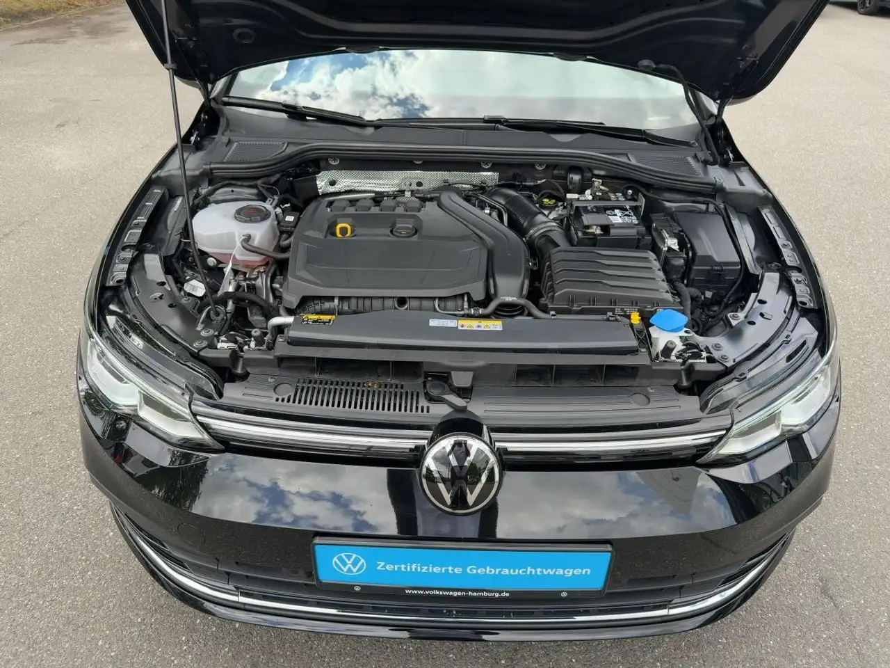 Volkswagen Golf VIII 1.5 eTSI Style DSG AppConnect Navi — Vehicle gallery 23