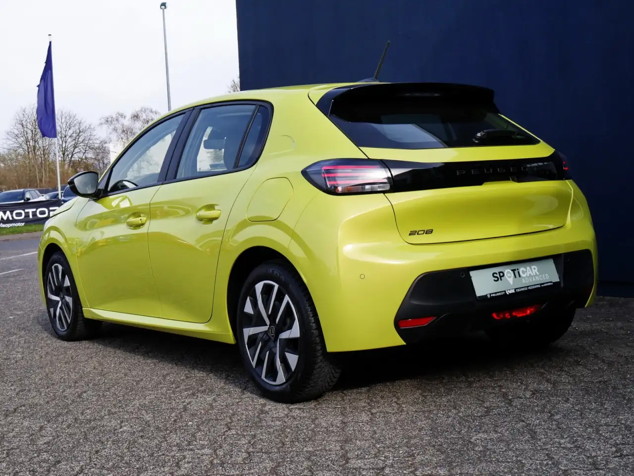 Peugeot 208 Active 100 PT Einparkhilfe+Klima+LED+DAB Klima — معرض صور السيارة 3