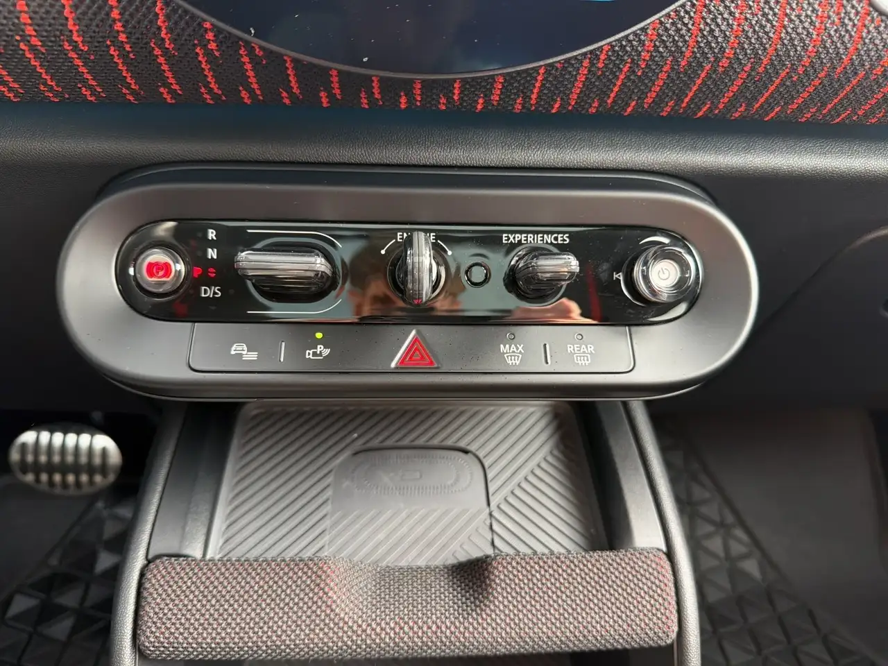 MINI John Cooper Works Countryman John Cooper Works Countryman ALL4 Trim NAVI PANO H — Vehicle gallery 13