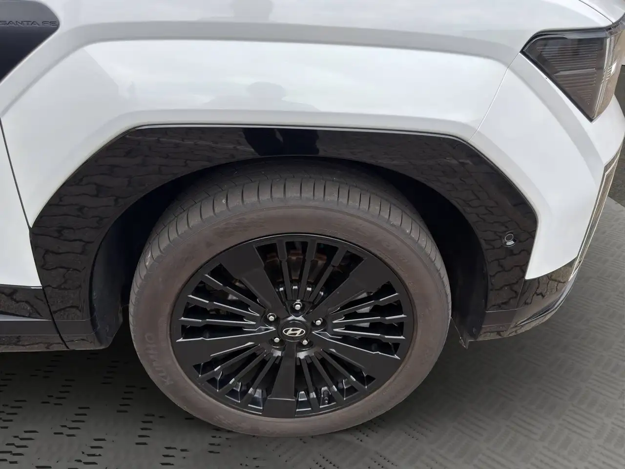 Hyundai SANTA FE 1.6 T-GDI PLUG IN HYBRID PHEV BLACKLINE 6-SITZER - 0,5% DIENSTWAGENBESTEUERUNG ! — Vehicle gallery 21