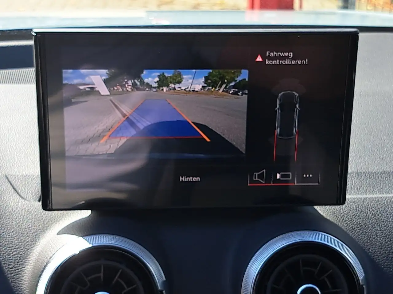 Audi Q2 advanced 35 TFSI S tronic NAV KAM LED PDC GJ-REIF — معرض صور السيارة 22