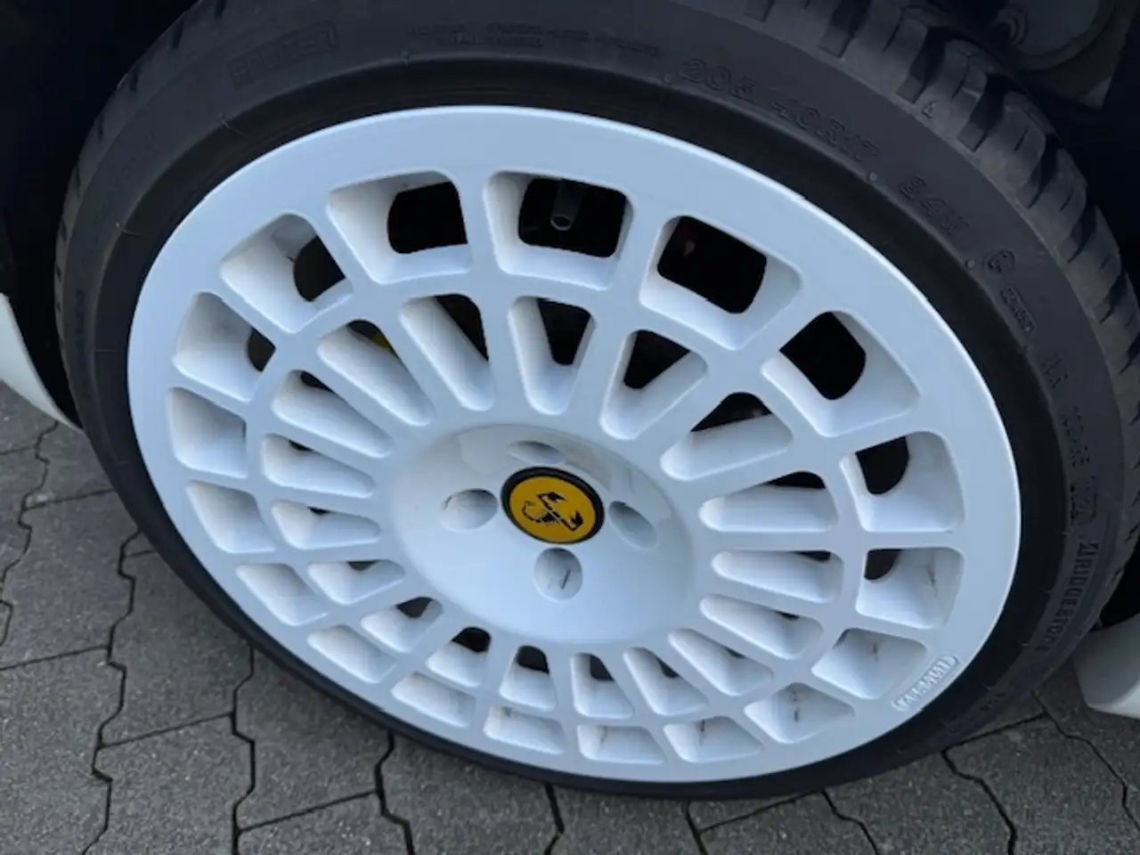 Abarth 695 1.4 T-Jet BEATS NAVI ALU — Vehicle gallery 30