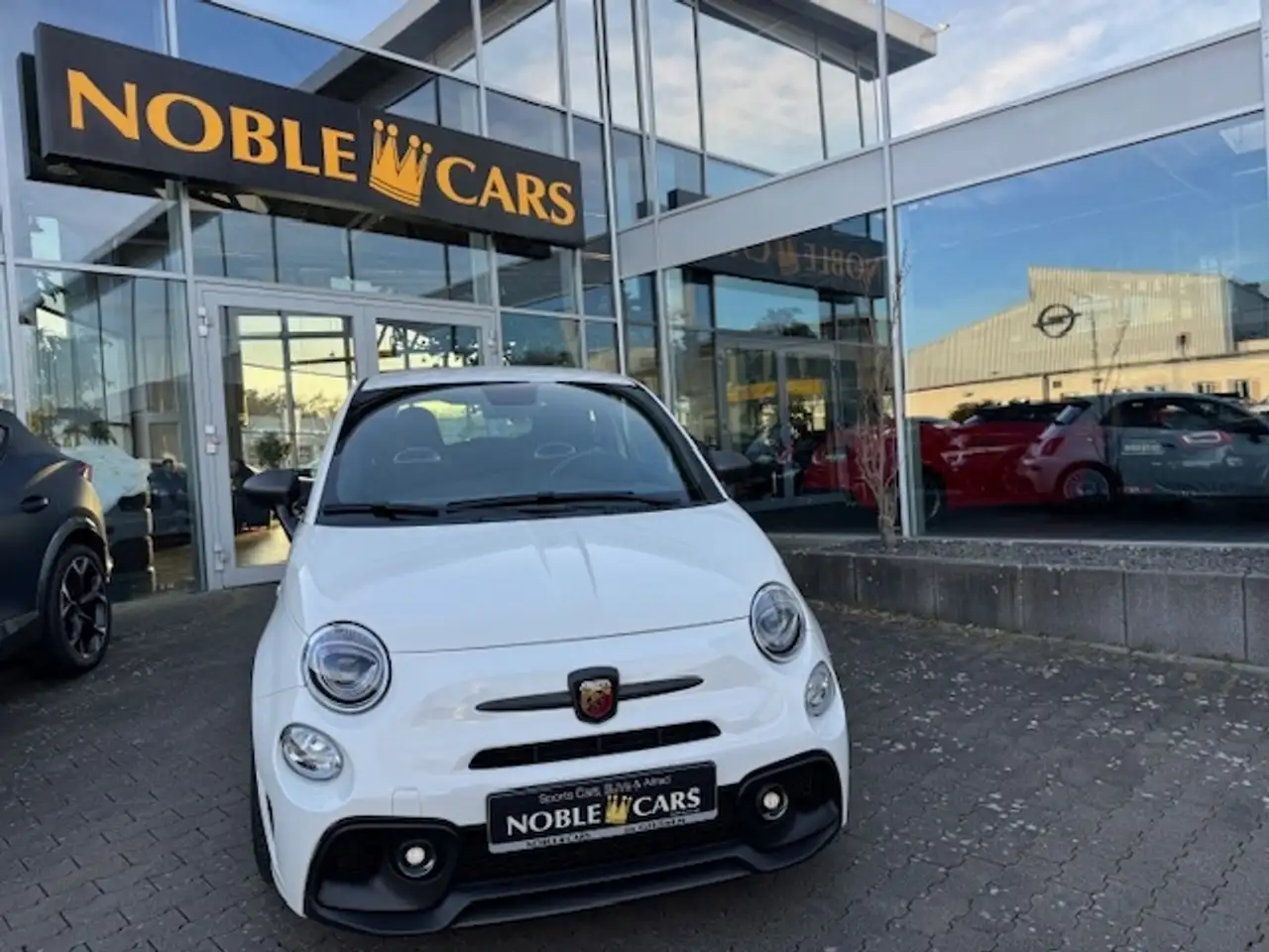 Abarth 695 1.4 T-Jet BEATS NAVI ALU — Vehicle gallery 24