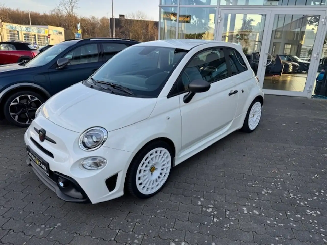 Abarth 695 1.4 T-Jet BEATS NAVI ALU — Vehicle gallery 25