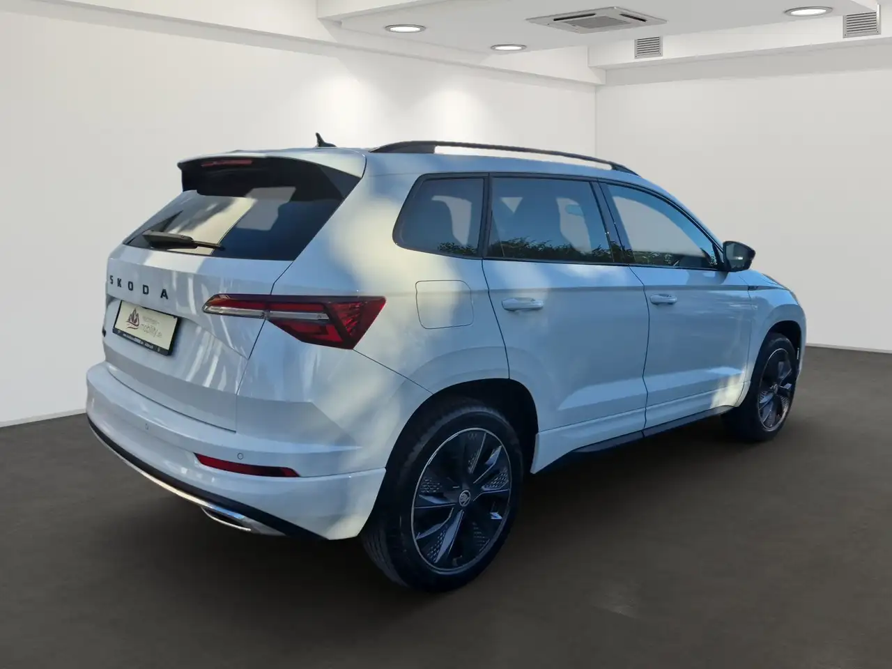 Skoda Karoq SPORTLINE 1.5TSI 6.GANG KAMERA+KEYLESS+MATRIX+GRA+ — Vehicle gallery 4