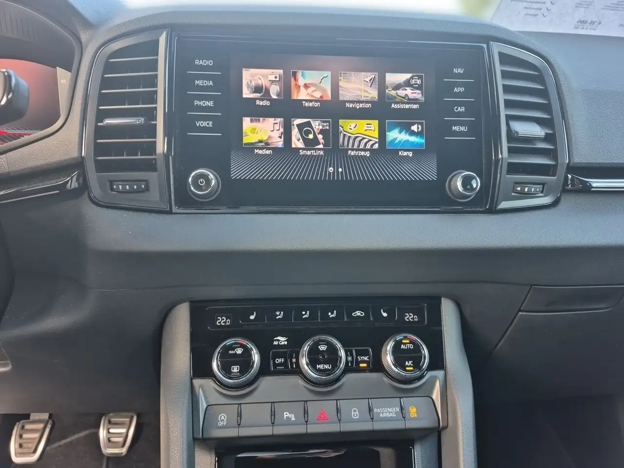 Skoda Karoq SPORTLINE 1.5TSI 6.GANG KAMERA+KEYLESS+MATRIX+GRA+ — Vehicle gallery 10
