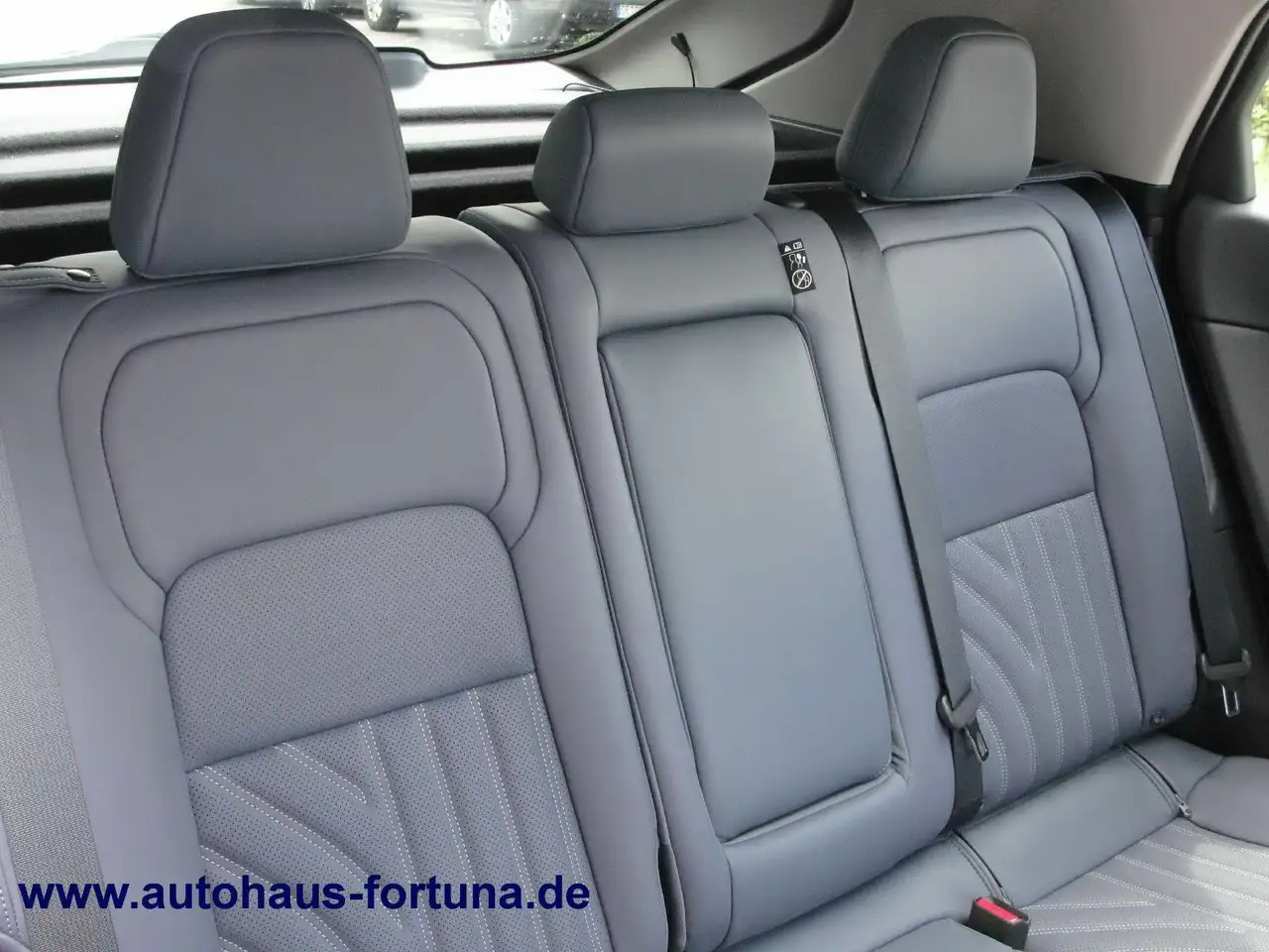 Nissan Ariya Evolve+ e-4orce 4x4 Leder PGD 87 kwh — Vehicle gallery 8