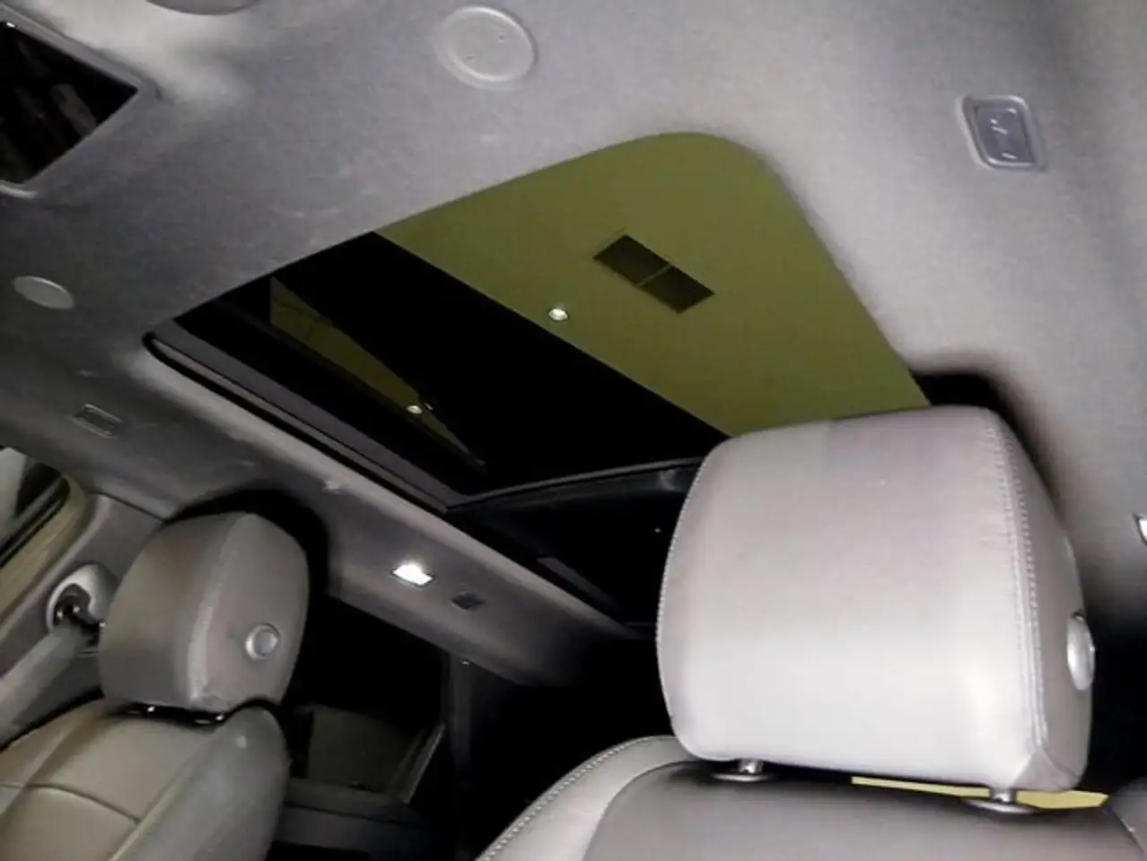 Land Rover Range Rover Evoque 1.5 I3 PHEV Dynamic SE AWD Auto — معرض صور السيارة 20