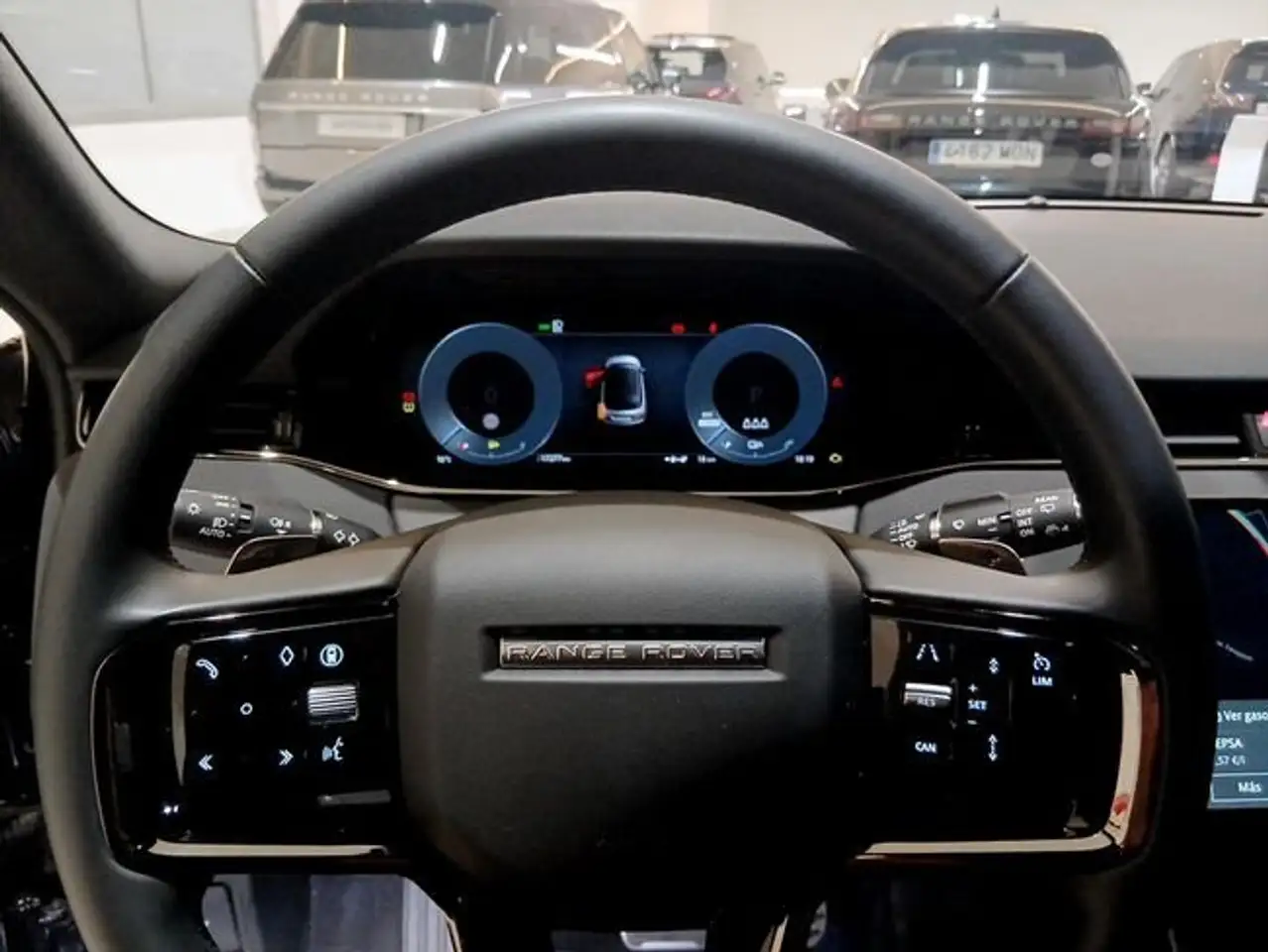 Land Rover Range Rover Evoque 1.5 I3 PHEV Dynamic SE AWD Auto — معرض صور السيارة 12