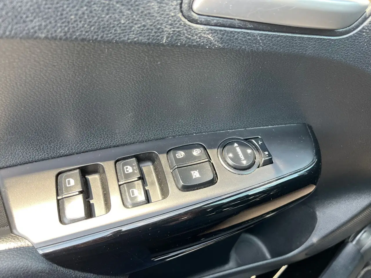 Kia Picanto 1,2*Vision*Navi/1.Hd/SH/Klimaaut./Kamera — Galería del vehículo 16