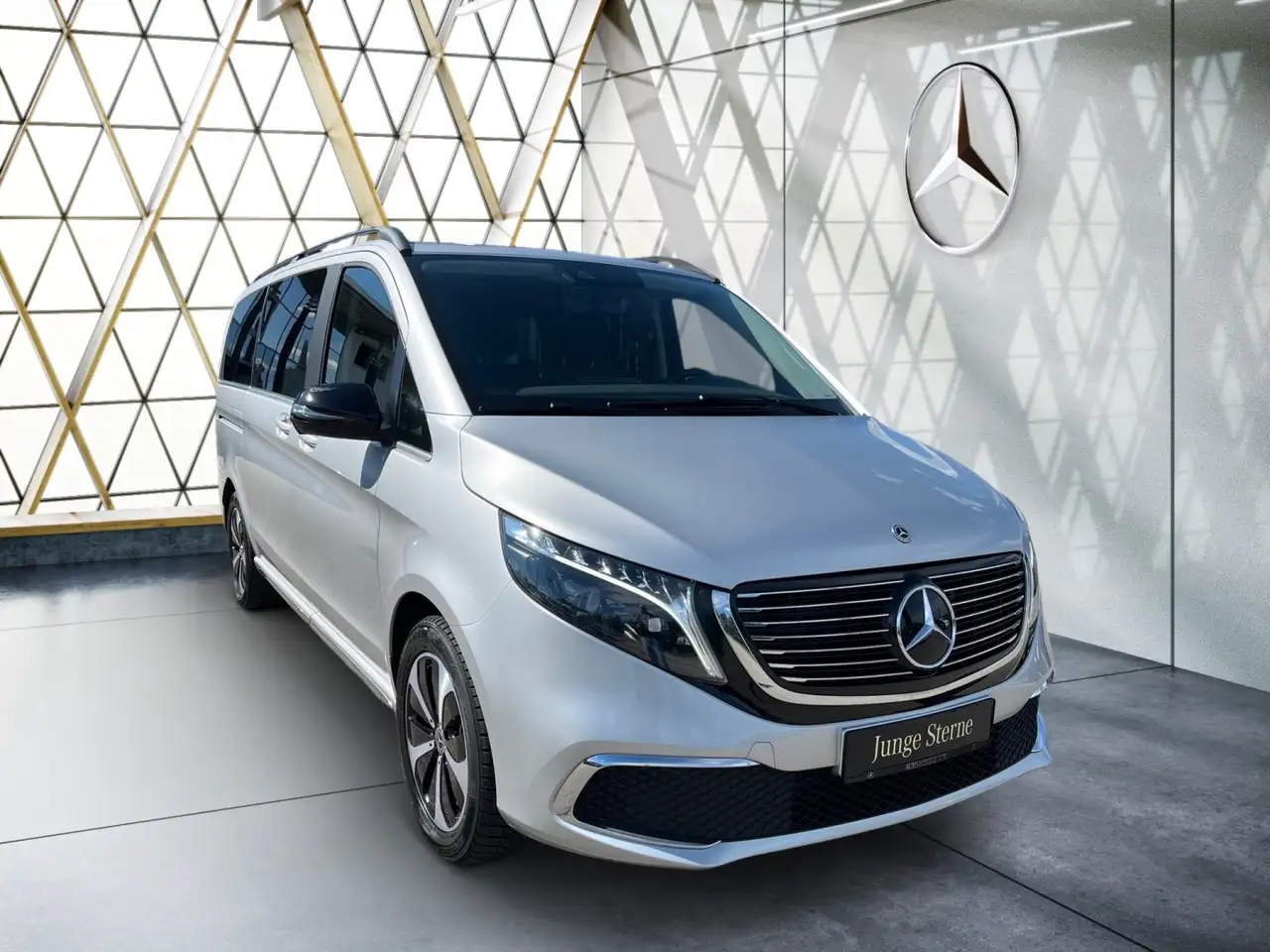 Mercedes-Benz EQV 300 AVANTGARDE Lang Airmatic*Kamera*Tisch-P* — Vehicle gallery 18