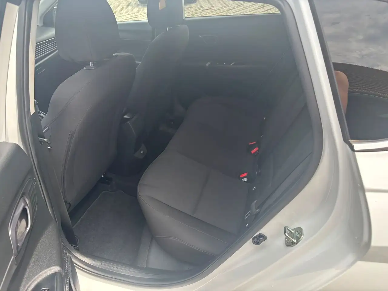 Hyundai i20 Prime Mild-Hybrid 120PS++Automatik++17000Km++ — Galería del vehículo 9