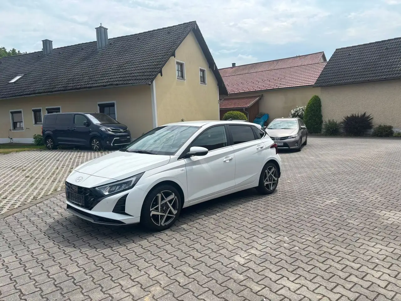 Hyundai i20 Prime Mild-Hybrid 120PS++Automatik++17000Km++ — Kirchroth