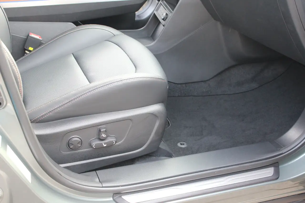 SsangYong Torres EVX Titanium — Galería del vehículo 30