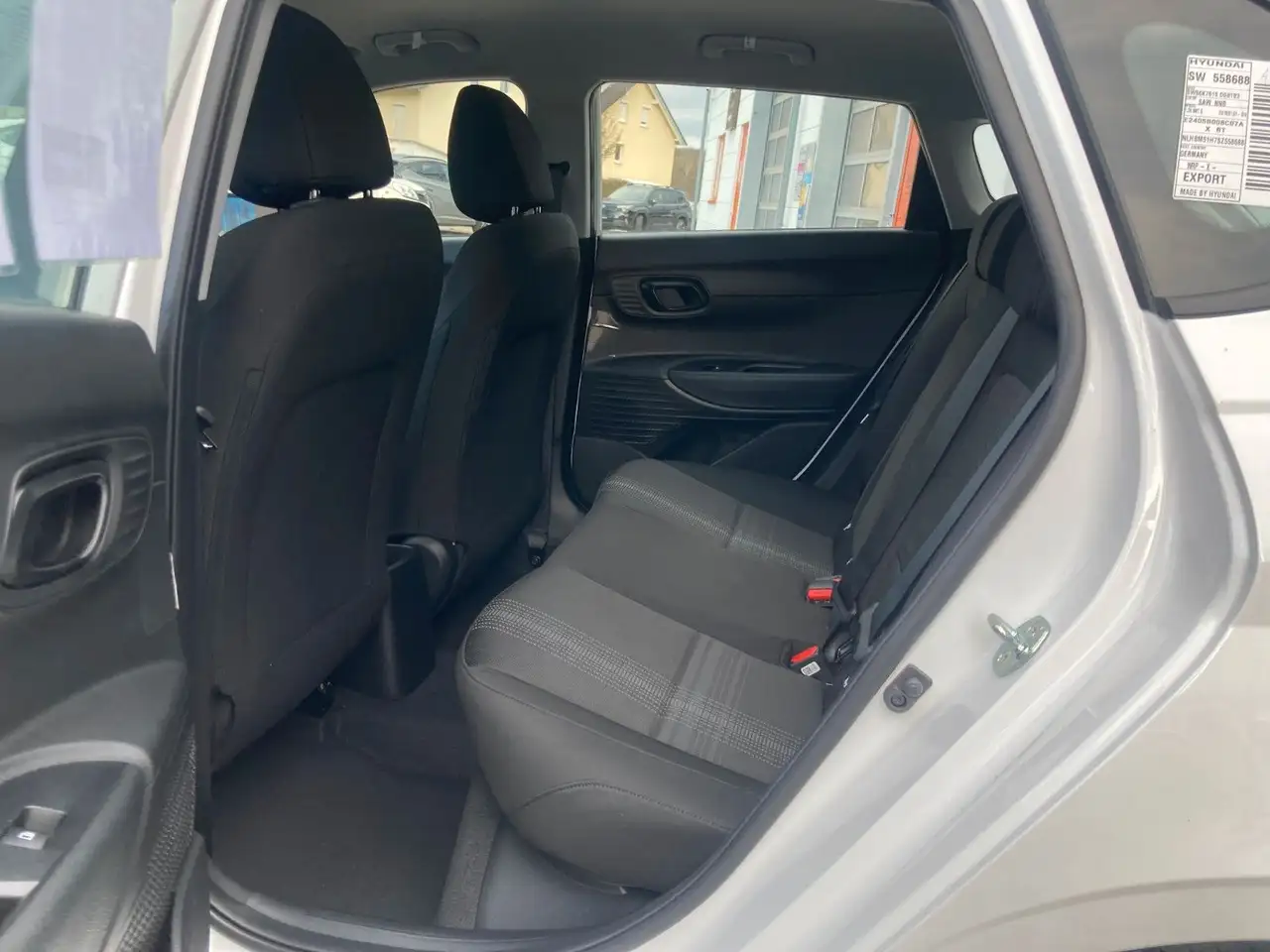 Hyundai i20 1.2 Select mit Navi und Klima — Galerie du véhicule 14