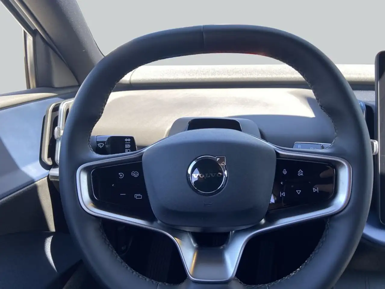Volvo EX30 Single Motor RWD Core — Galería del vehículo 17