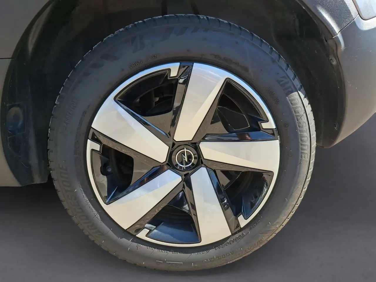 Opel Crossland 1.2 Kamera Allwetter Sitzheizung — معرض صور السيارة 17