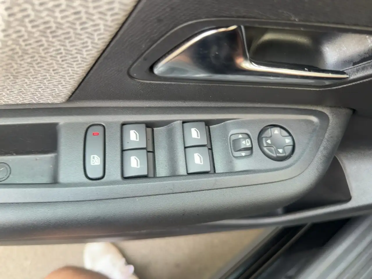 Citroen C4 1.2 PureTech 130 Max LED+Navi+SHZ+2xKlima+LM — Galerie du véhicule 20