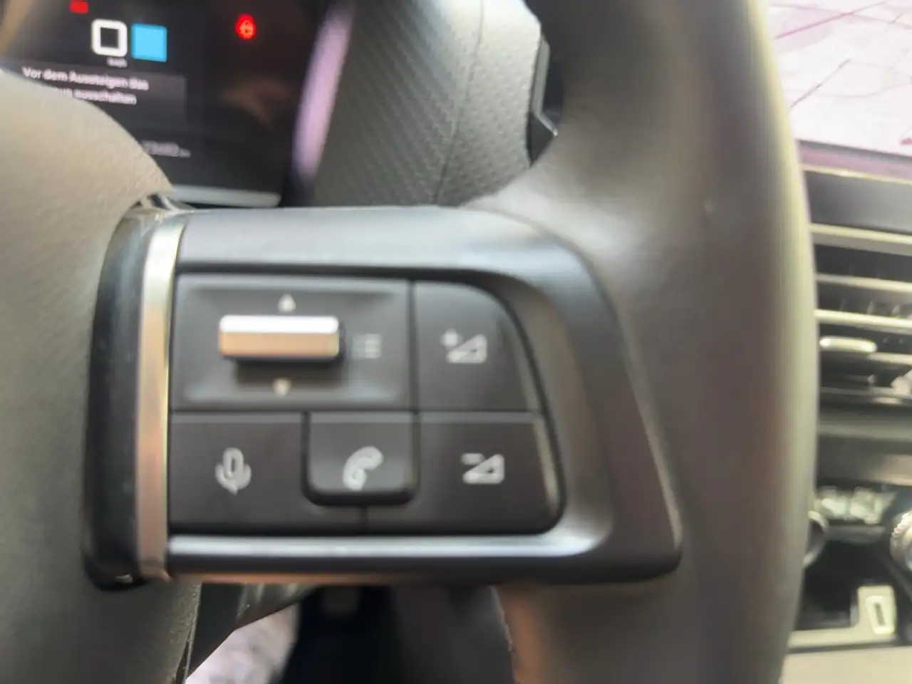 Citroen C4 1.2 PureTech 130 Max LED+Navi+SHZ+2xKlima+LM — Galerie du véhicule 18