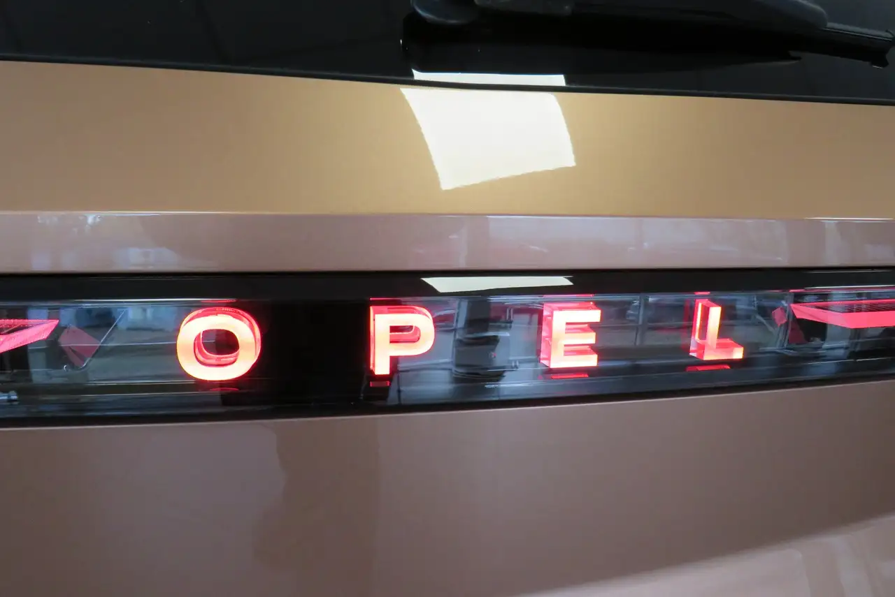 Opel Grandland 1.2 M.Hybrid GS *RFK*SH*LED*DAB*TEMP*LM*NAVI*PDC* — Vehicle gallery 36