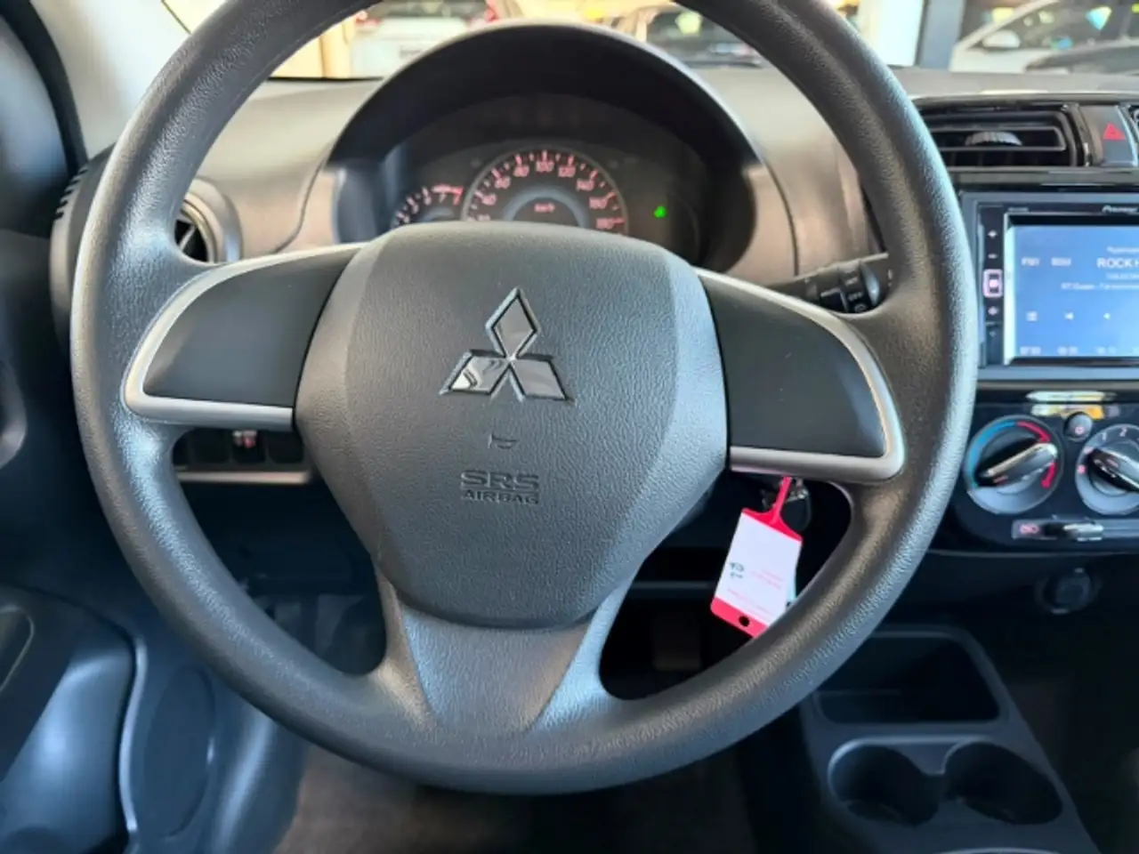 Mitsubishi Space Star Select 1,2 l MIVEC DAB Tel.-Vorb. Berganfahrass. — معرض صور السيارة 12