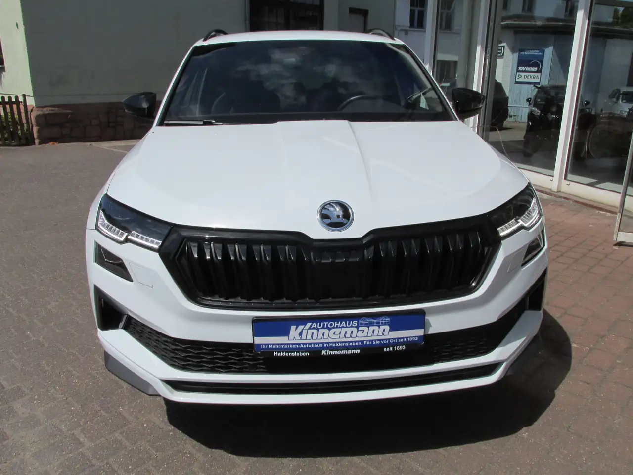 Skoda Karoq Sportline 1.5 TSI DSG*LED*AHZV*RF-Kam*SHZG*PDC*... — Galerie du véhicule 2