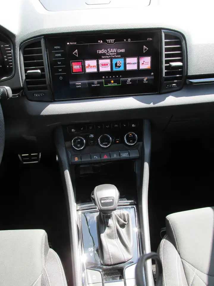 Skoda Karoq Sportline 1.5 TSI DSG*LED*AHZV*RF-Kam*SHZG*PDC*... — Galerie du véhicule 17